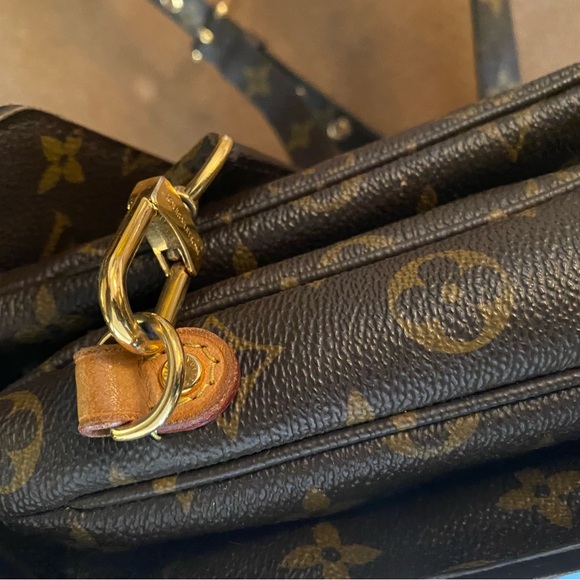 LOUIS VUITTON CROSSBODY BAG - Picture 7 of 16